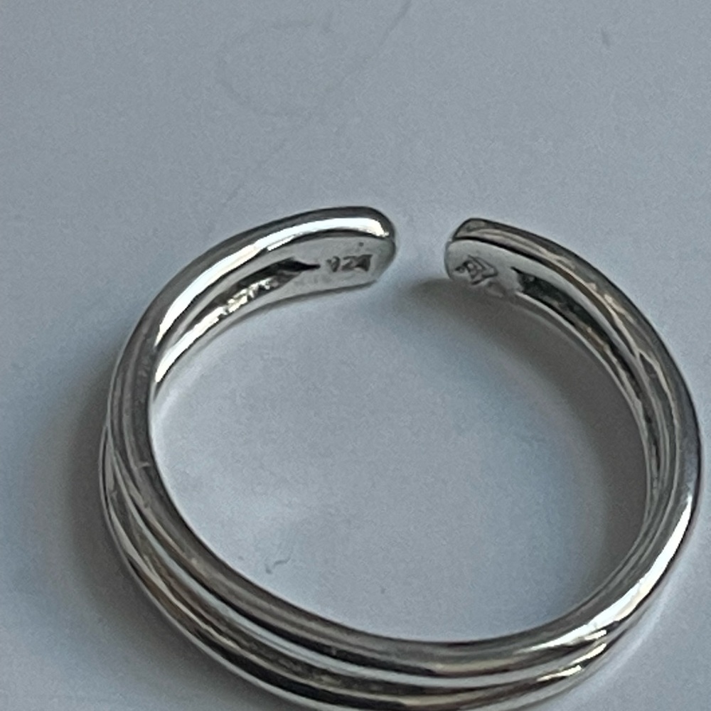 Silver Butterfly Adjustable toe Rings - Picture 4 of 9